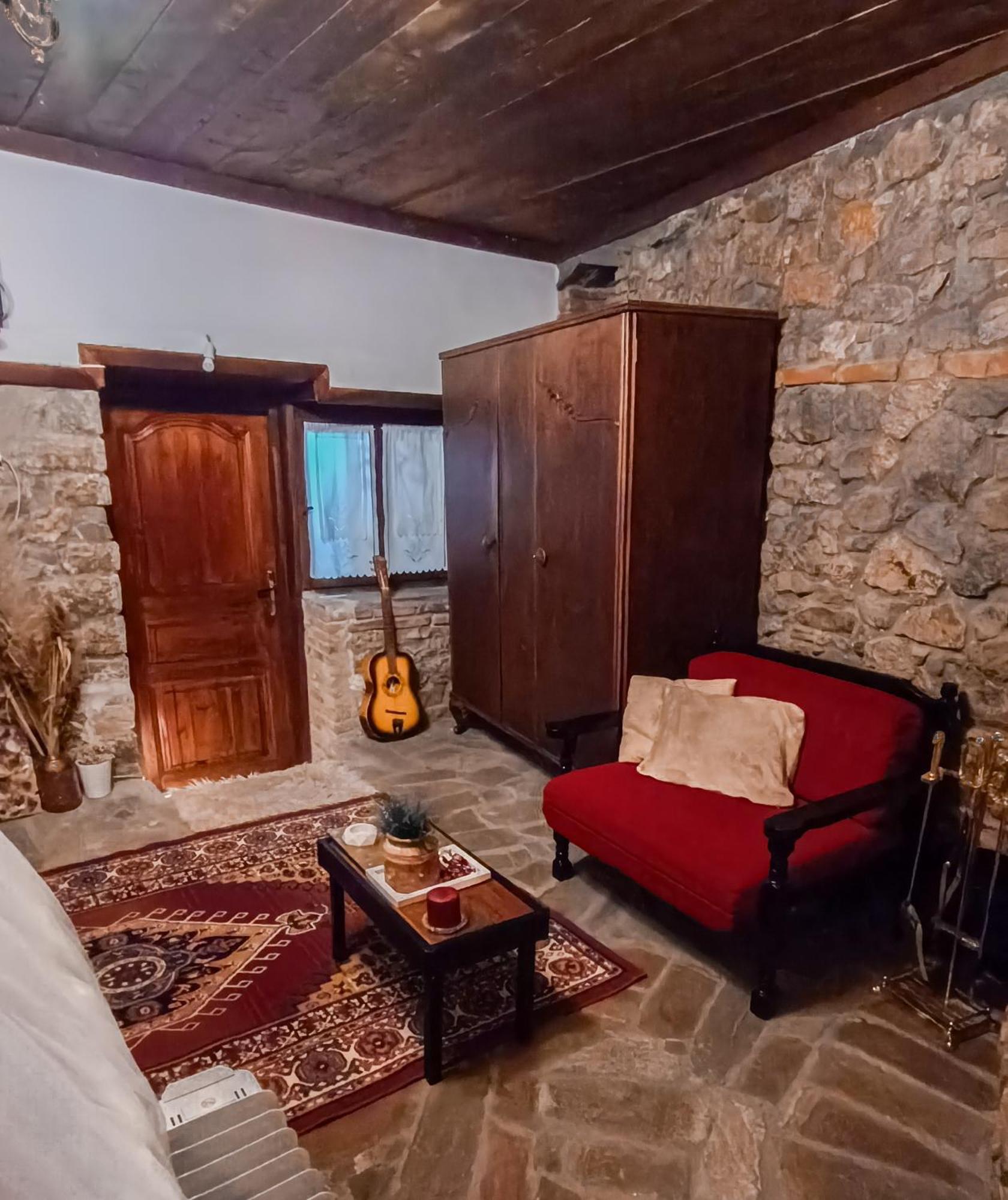 Το Πέτρινο Σπιτάκι Tríkala Exterior foto